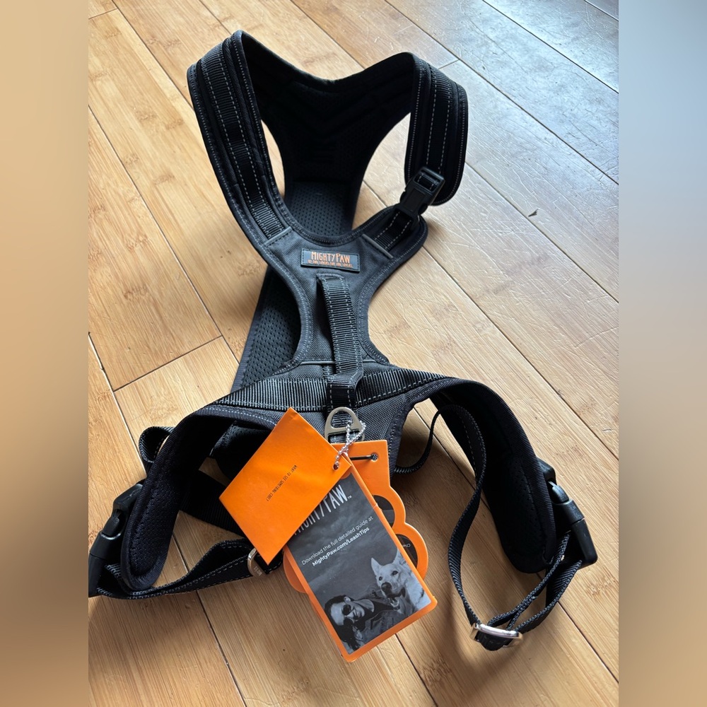 Mighty Paw leash lessons harness. Size xl. NWT